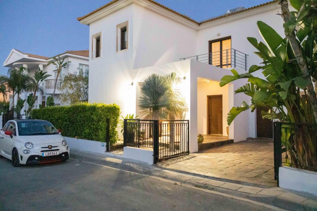 Balinese Villa Ayia Napa Exterior photo